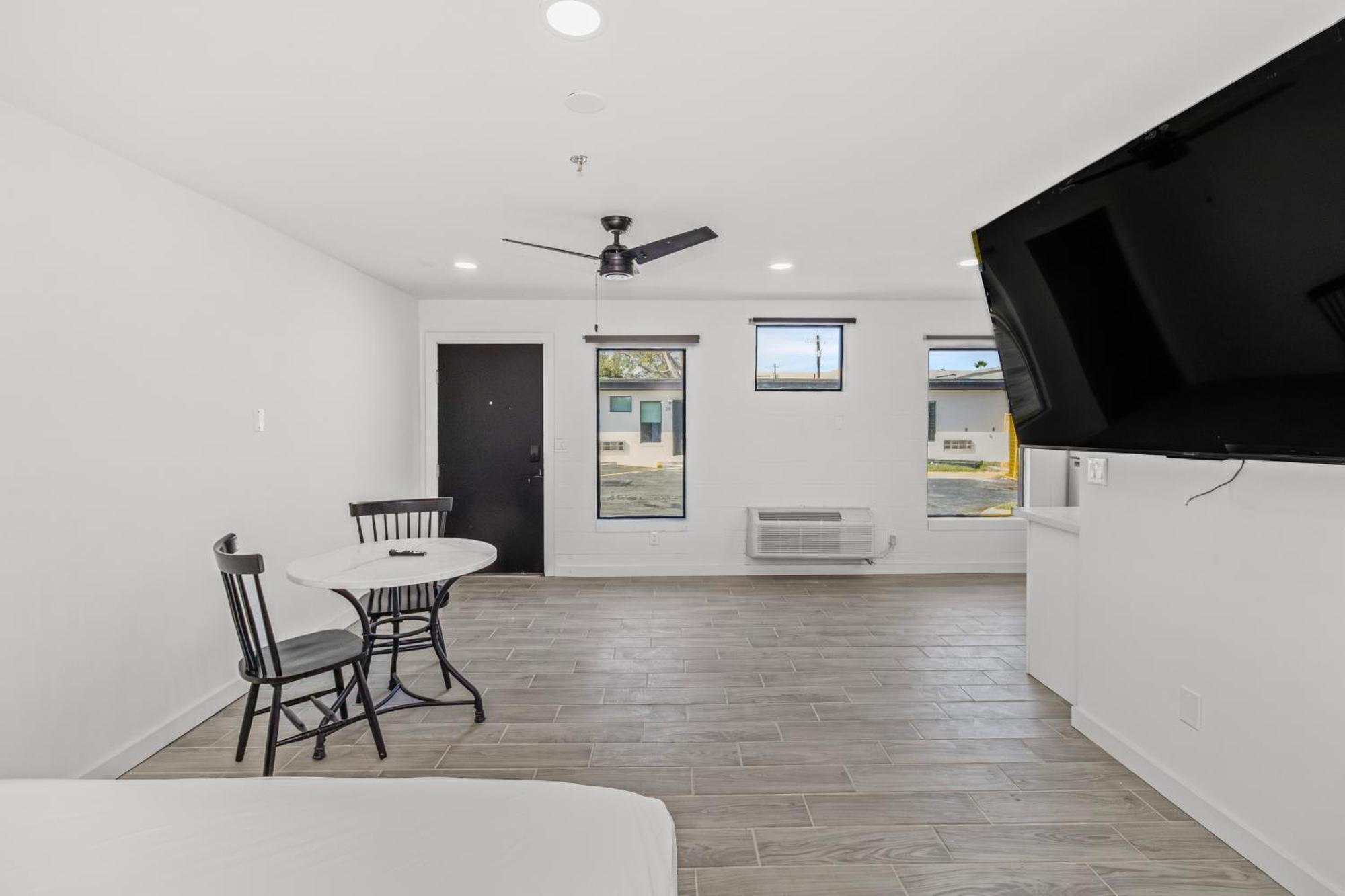 Studios On Fourth McAllen Exterior foto